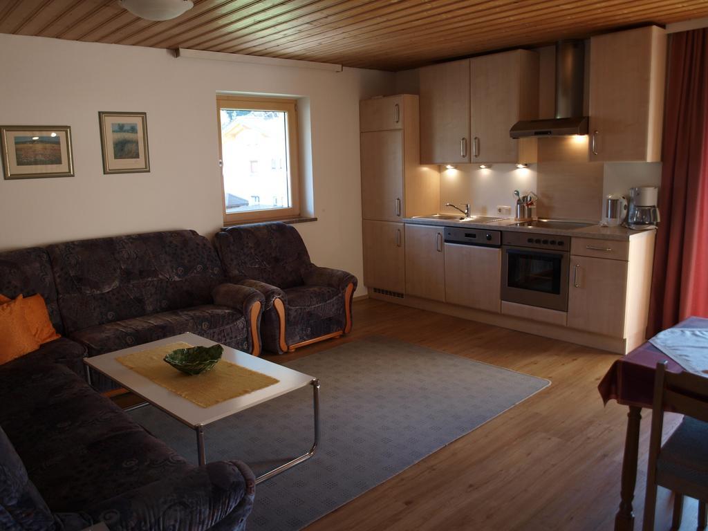 Ferienwohnungen Sommavilla Fulpmes Chambre photo